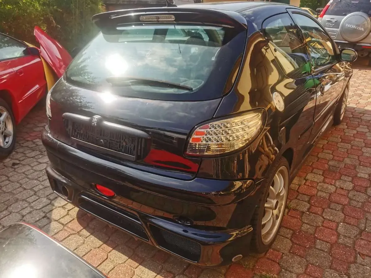 Peugeot 206 2001 photo 2