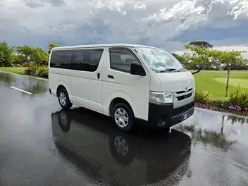 Toyota Hiace 2023 photo 2