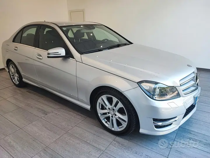 Mercedes-Benz C180 2012 photo 3