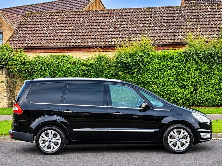 Ford Galaxy 2013 photo 5