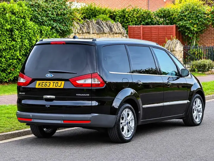 Ford Galaxy 2013 photo 4