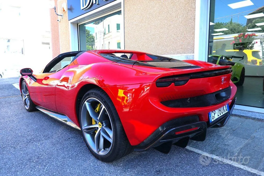 Ferrari 296 2023 photo 3