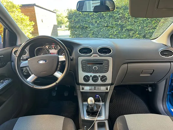 Ford Focus 2010 photo 5