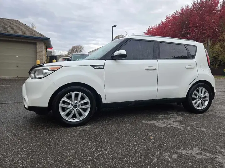 Kia Soul 2015 photo 2