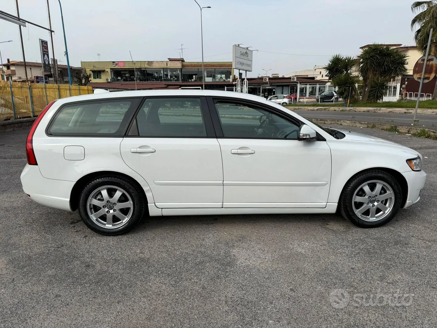 Volvo V50 2010 photo 5