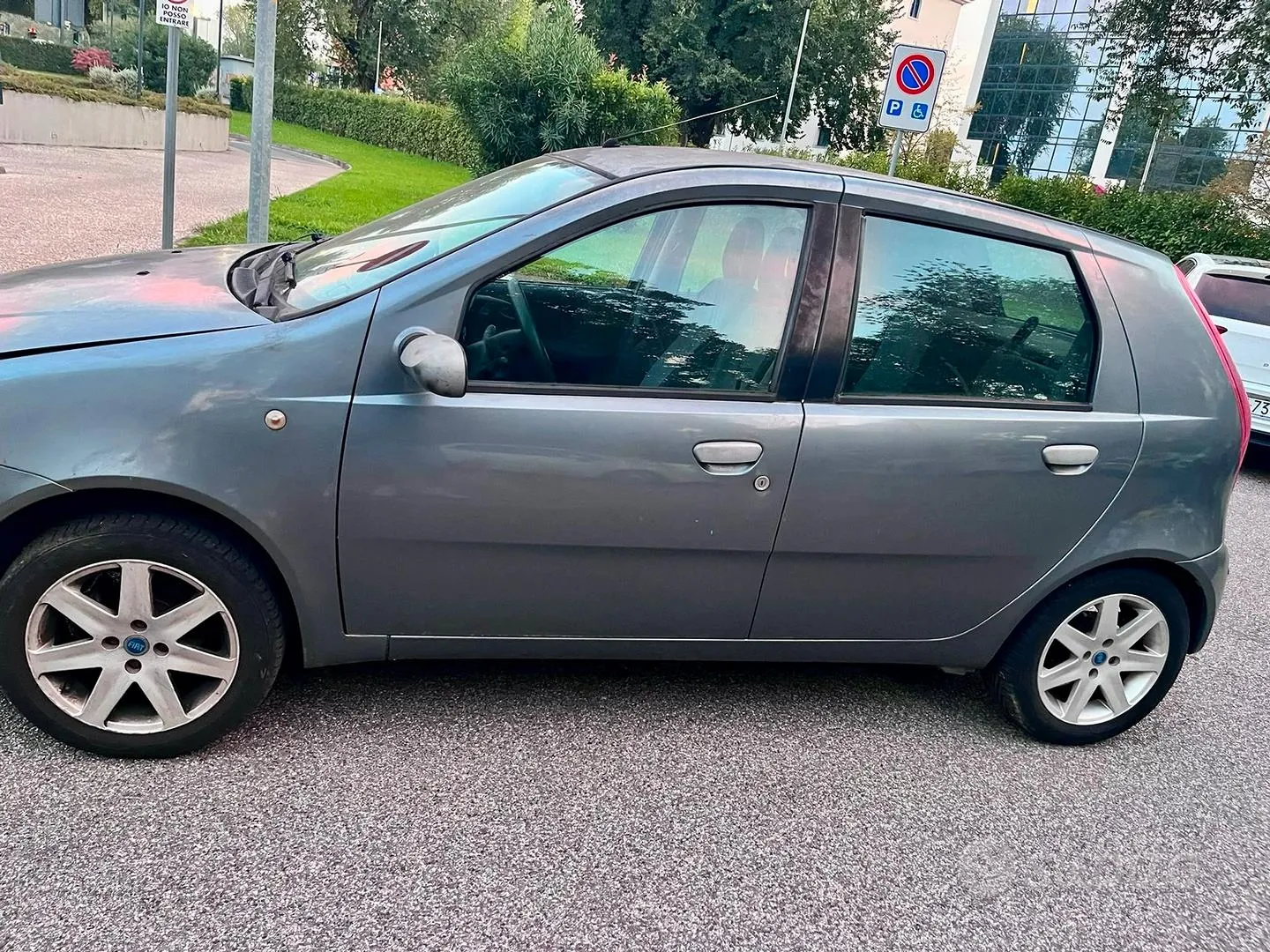 Fiat Punto 2006 photo 2