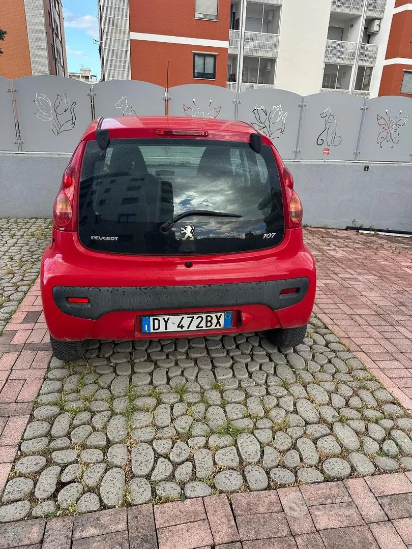 Peugeot 107 2009 photo 2