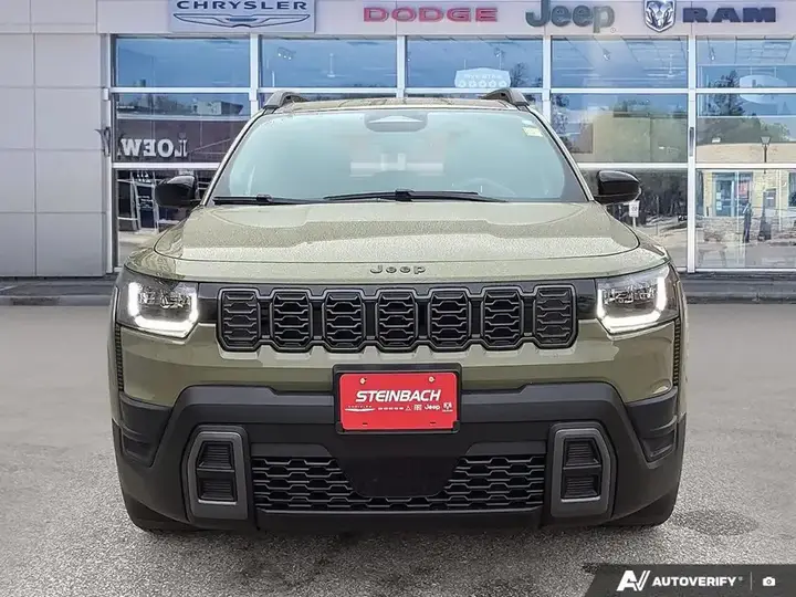 Jeep Cherokee 2026 photo 3