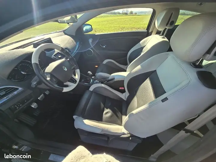 Renault Megane 2012 photo 3