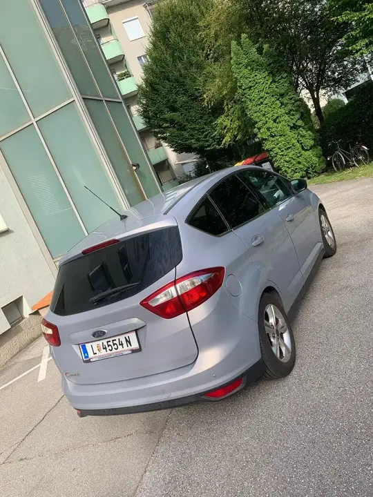 Ford C-Max 2012 photo 2