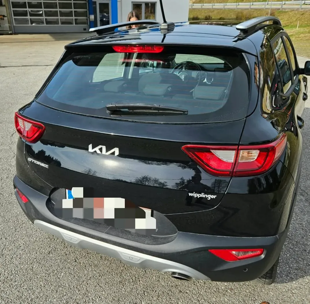 Kia Stonic 2023 photo 2