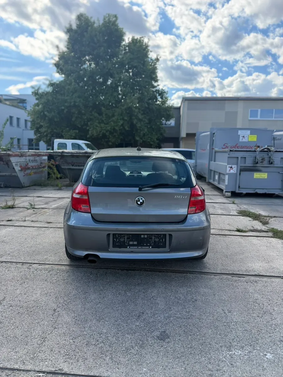 BMW 1 Series 2009 photo 3