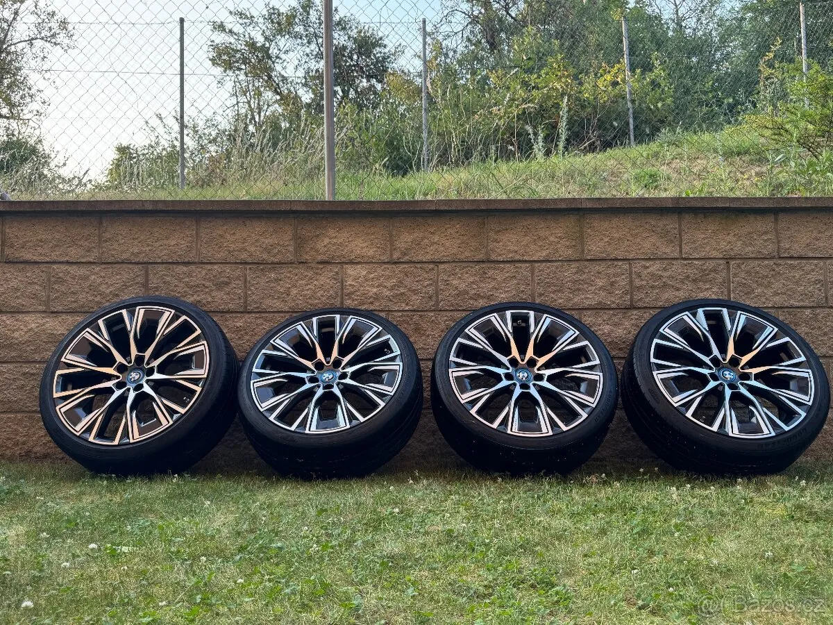 BMW I4 photo 2