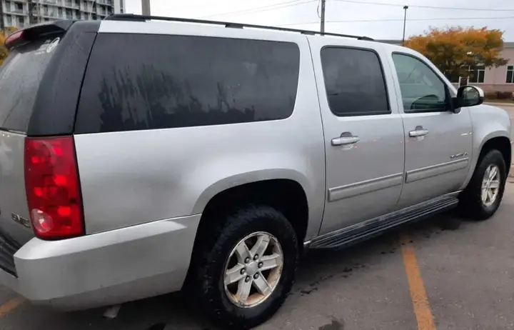 GMC Yukon Xl 2013 photo 3