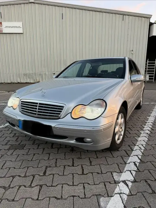 Mercedes-Benz C180