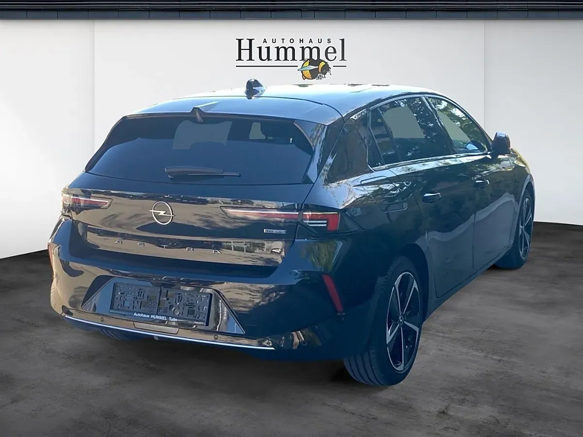 Opel Astra 2022 photo 2