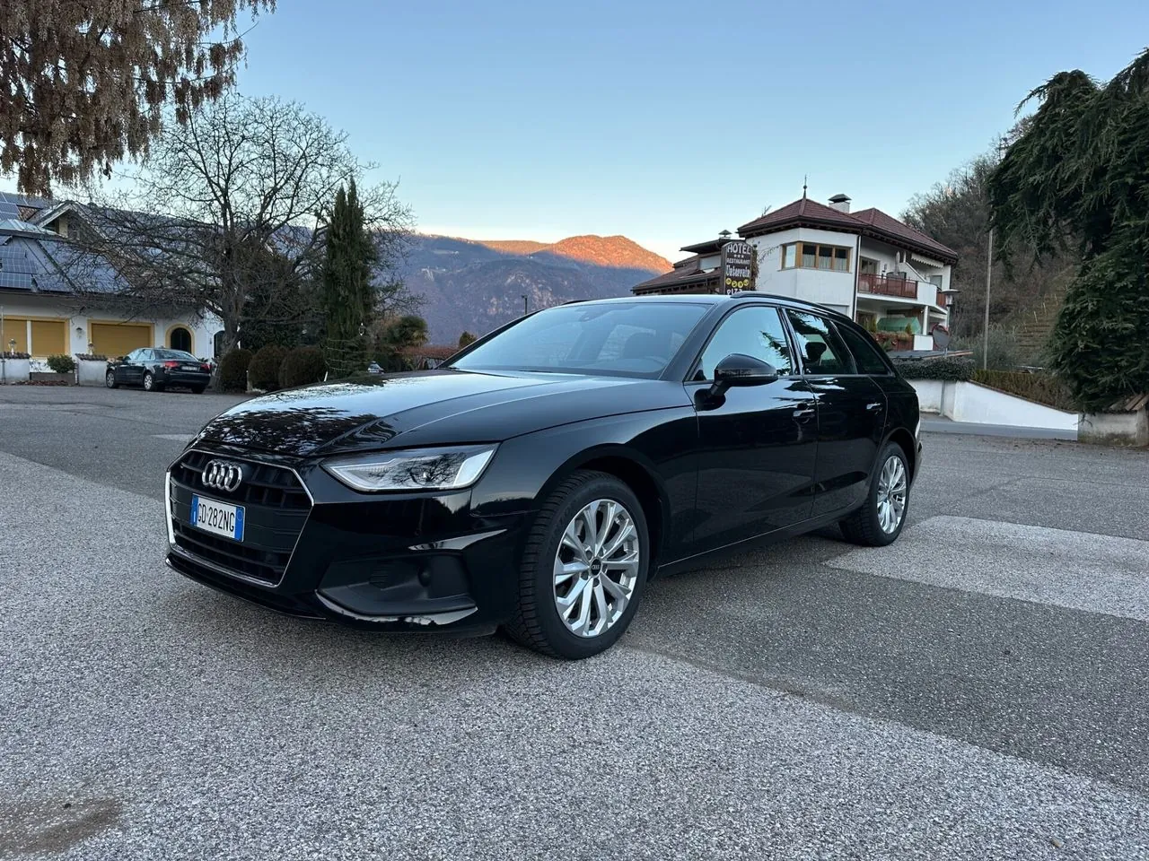 Audi A4 Avant 2021 photo 2
