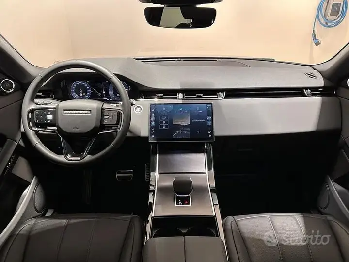 Land Rover Evoque 2025 photo 4