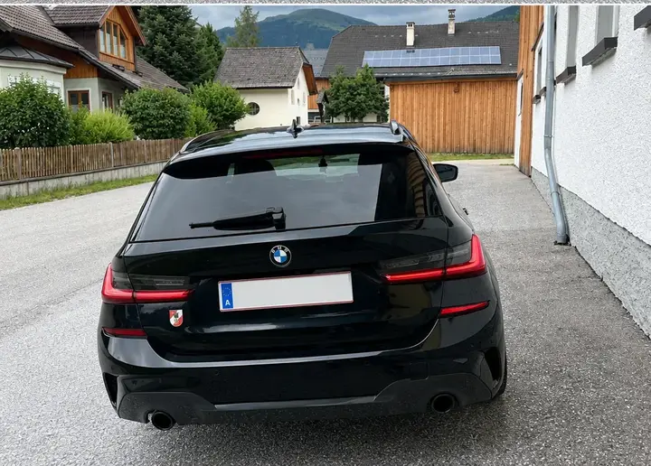BMW 3 Series 2020 photo 2
