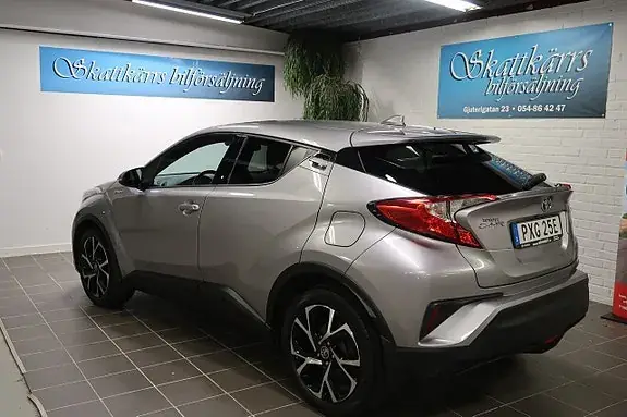 Toyota C-Hr 2019 photo 2
