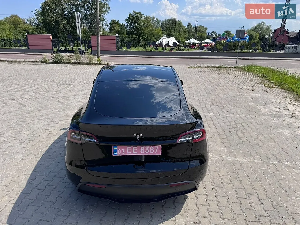 Tesla Model Y 2024 photo 4