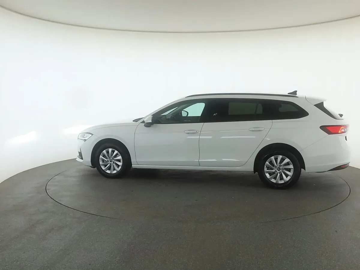 Skoda Superb 2026 photo 3