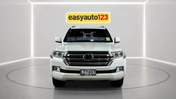 Toyota Land Cruiser 2017 photo 3