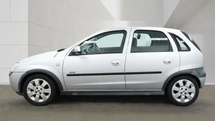 Vauxhall Corsa 2001 photo 4