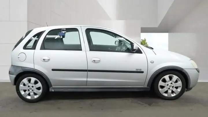 Vauxhall Corsa 2001 photo 3