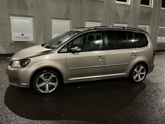 Volkswagen Touran 2014 photo 2