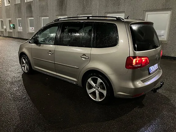 Volkswagen Touran 2014 photo 3