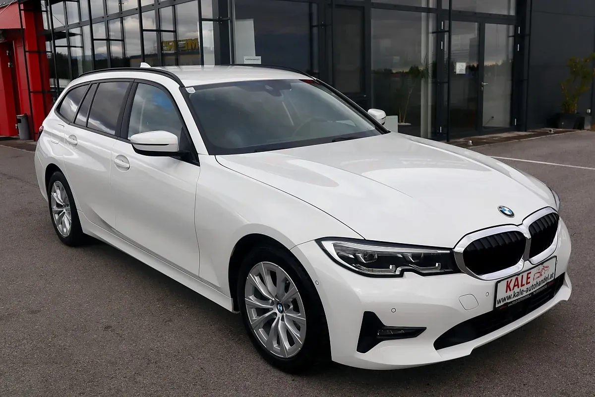 BMW 3 Series 2021 photo 2