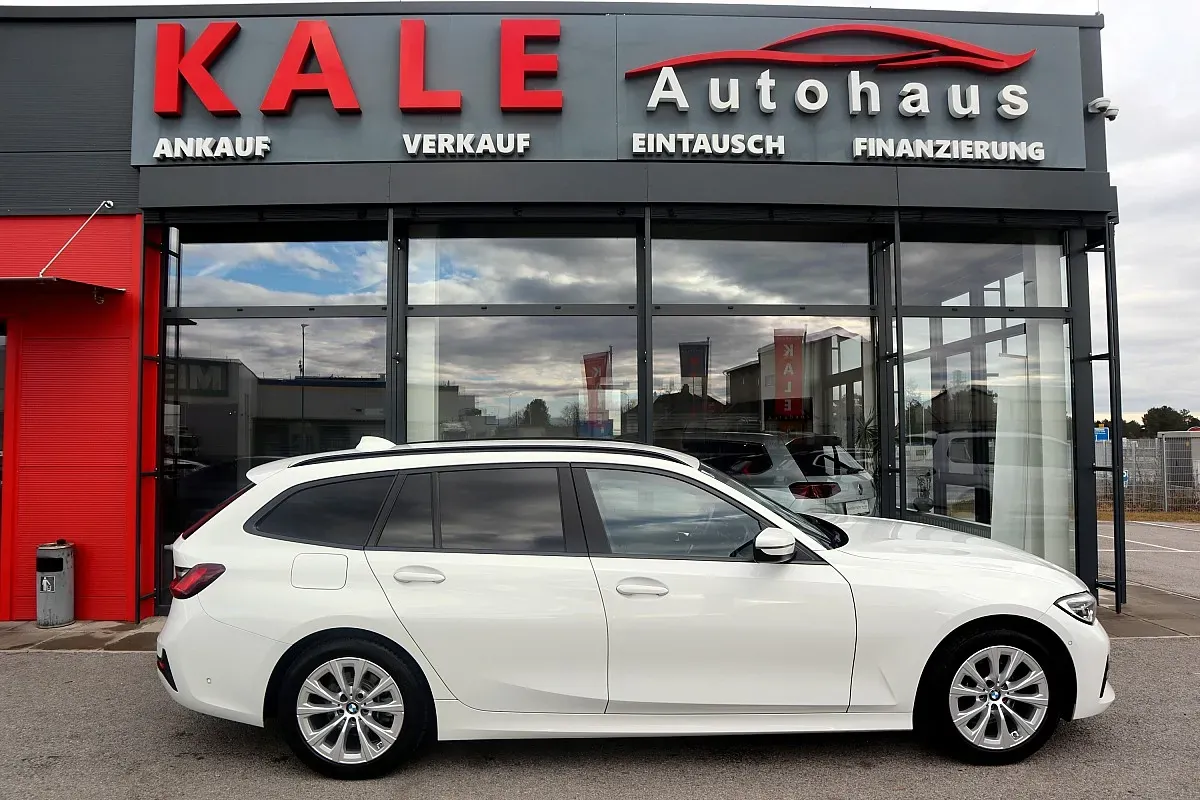 BMW 3 Series 2021 photo 3