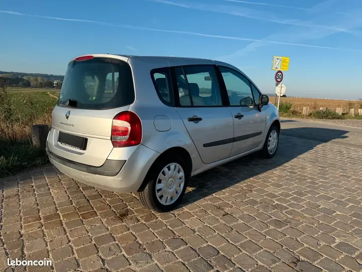 Renault Grand Modus 2010 photo 2