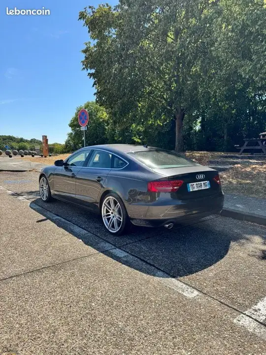 Audi A5 2010 photo 2