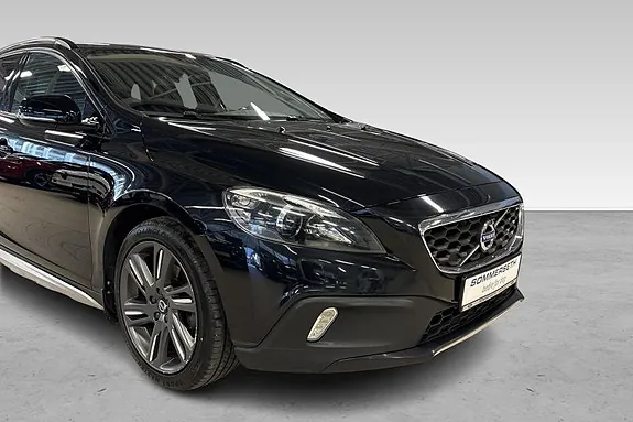 Volvo V40 Cross Country 2015 photo 2