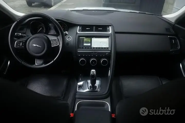 Jaguar E-Pace 2019 photo 2