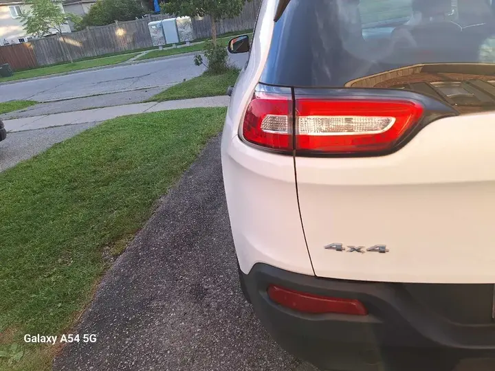 Jeep Cherokee 2015 photo 4