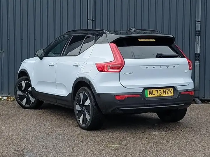 Volvo Xc40 2023 photo 2