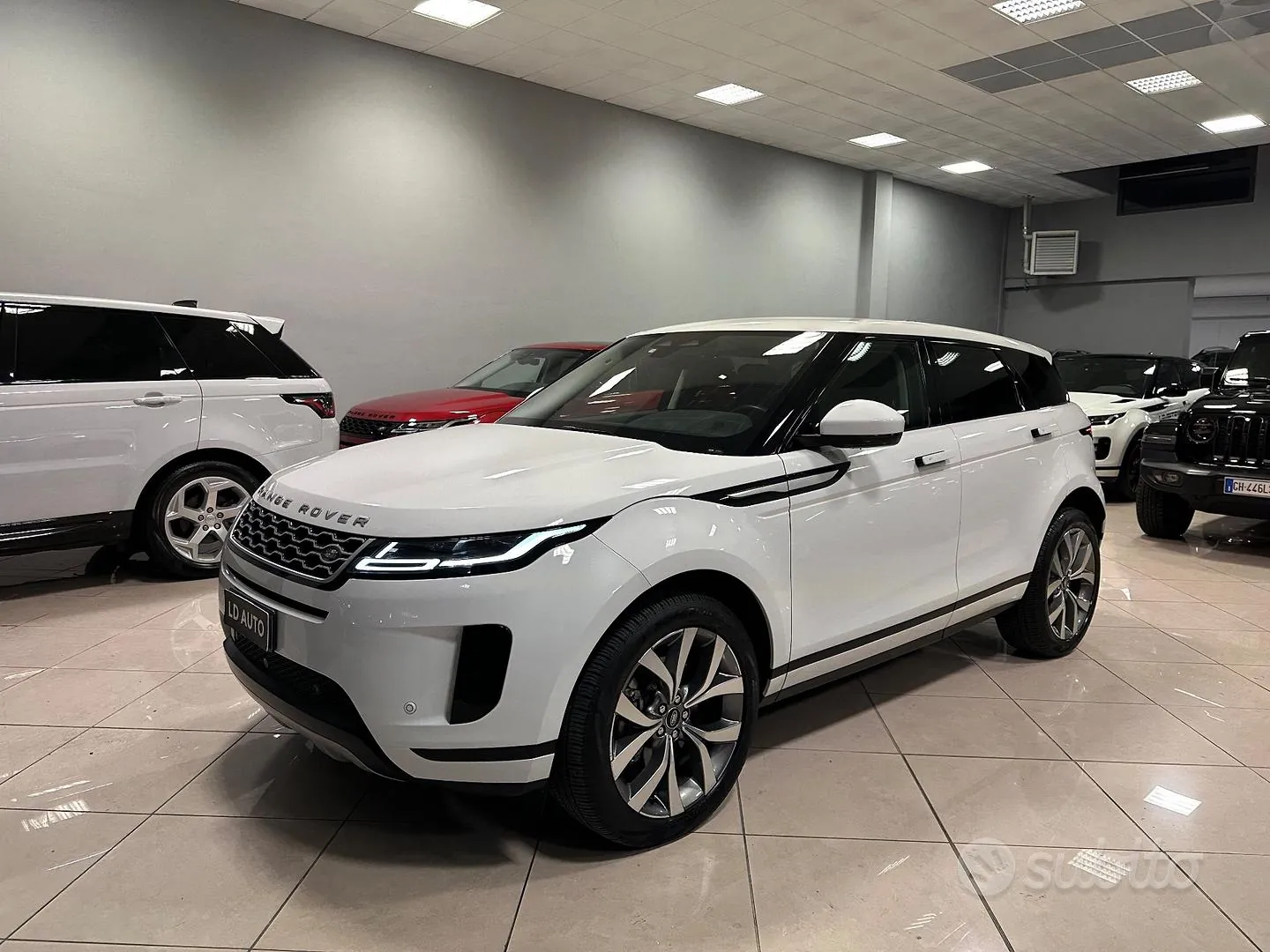 Land Rover Range Rover Evoque 2022 photo 3