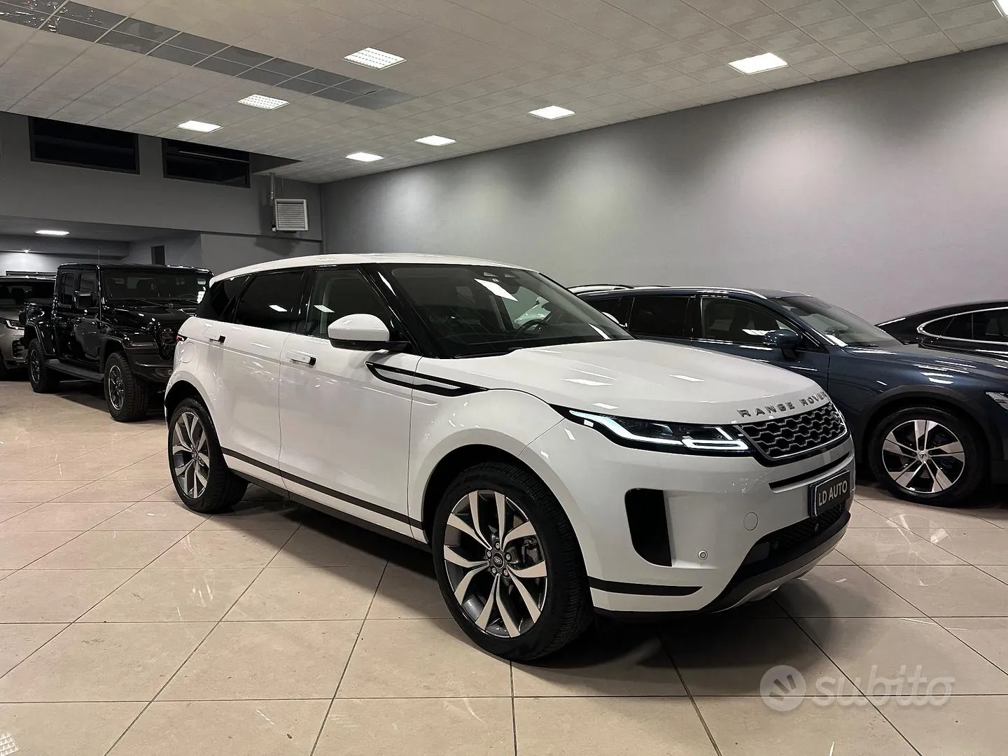 Land Rover Range Rover Evoque 2022 photo 2