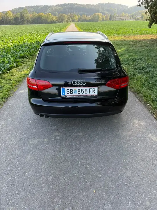 Audi A4 Avant 2010 photo 2