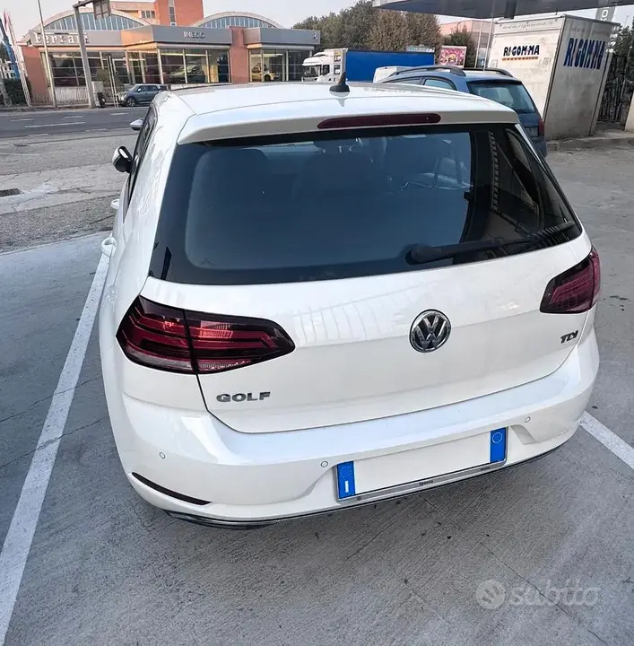 Volkswagen Golf 2017 photo 2