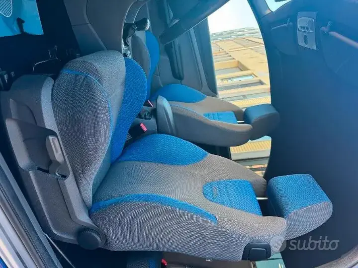 Ford Focus 2010 photo 4