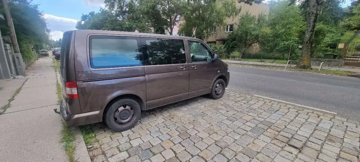 Volkswagen T5 2011 photo 2