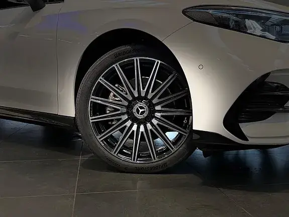 Mercedes-Benz Cla 350 2025 photo 2