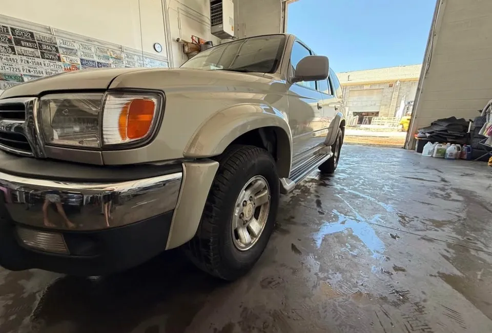 Toyota 4Runner 2000 photo 2