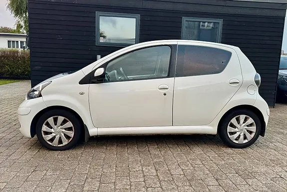 Toyota Aygo 2010 photo 4