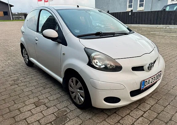Toyota Aygo 2010 photo 3