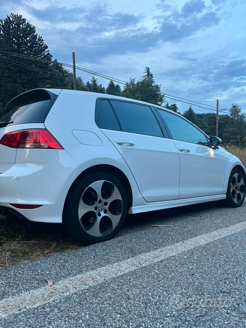 Volkswagen Golf 2016 photo 2